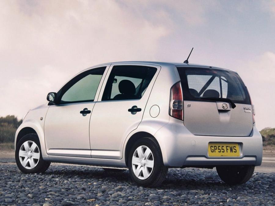  Daihatsu Sirion 2005 года  (UK) (фото 7 из 15)